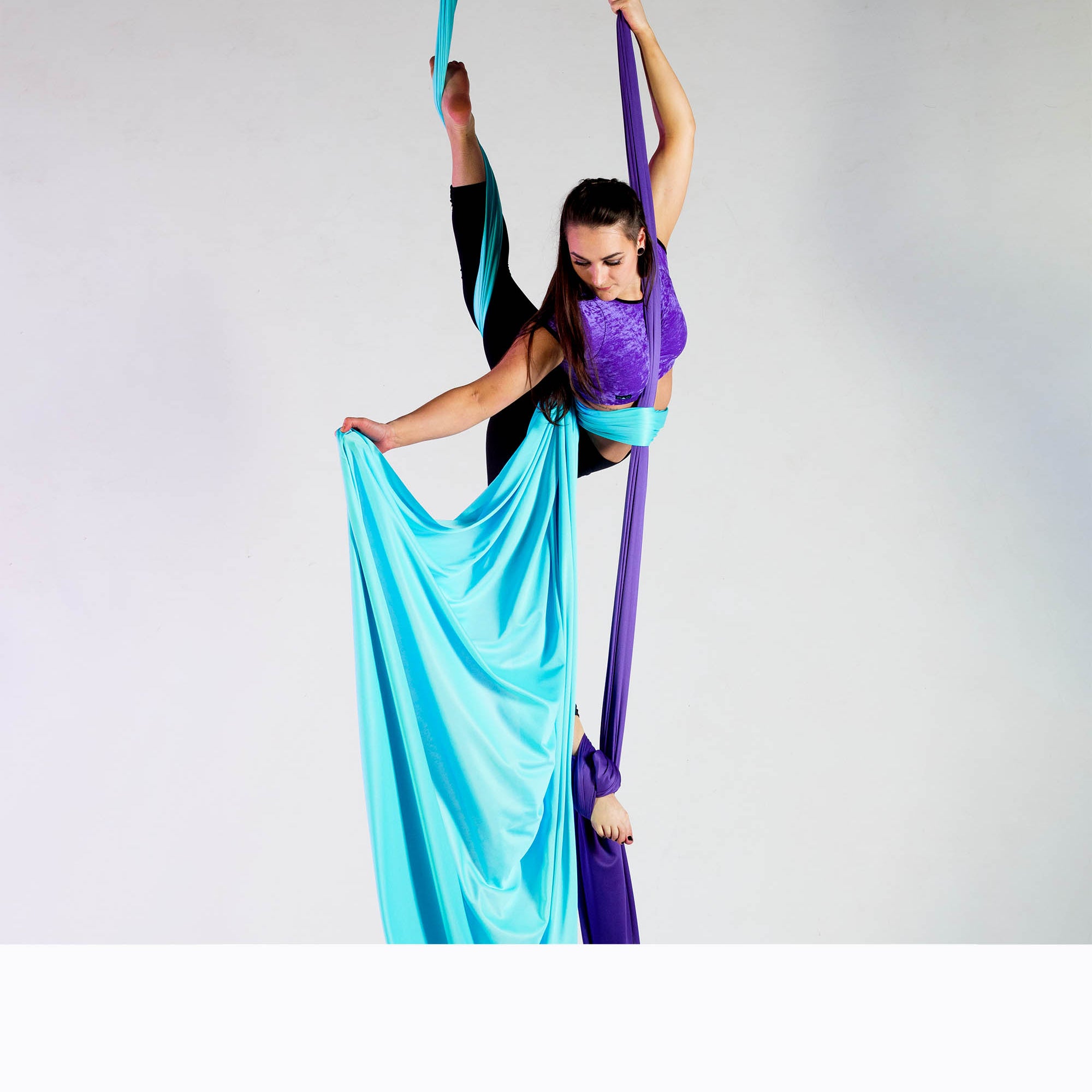 Tying Dual Colour Aerial Silks