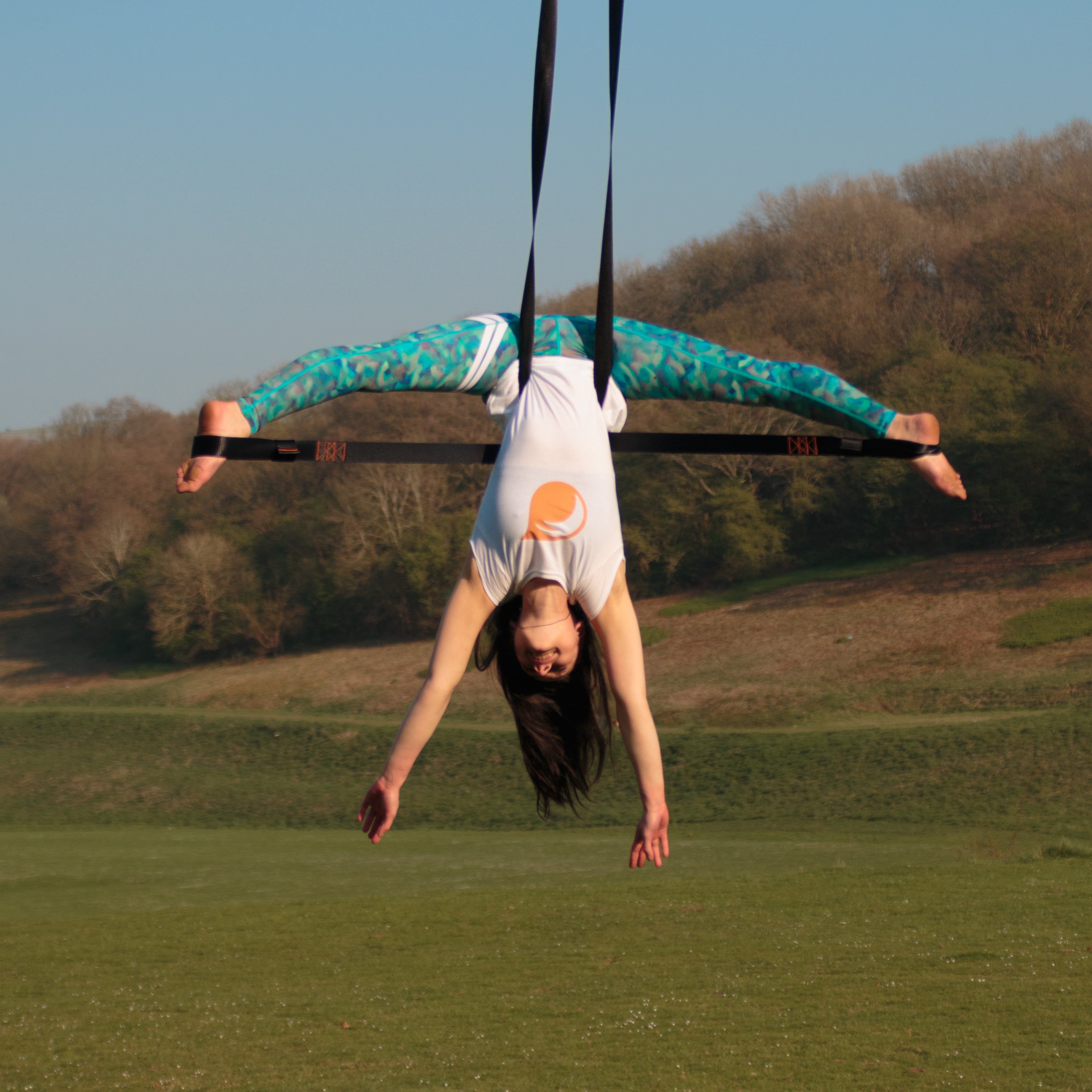 straps performed outdoors