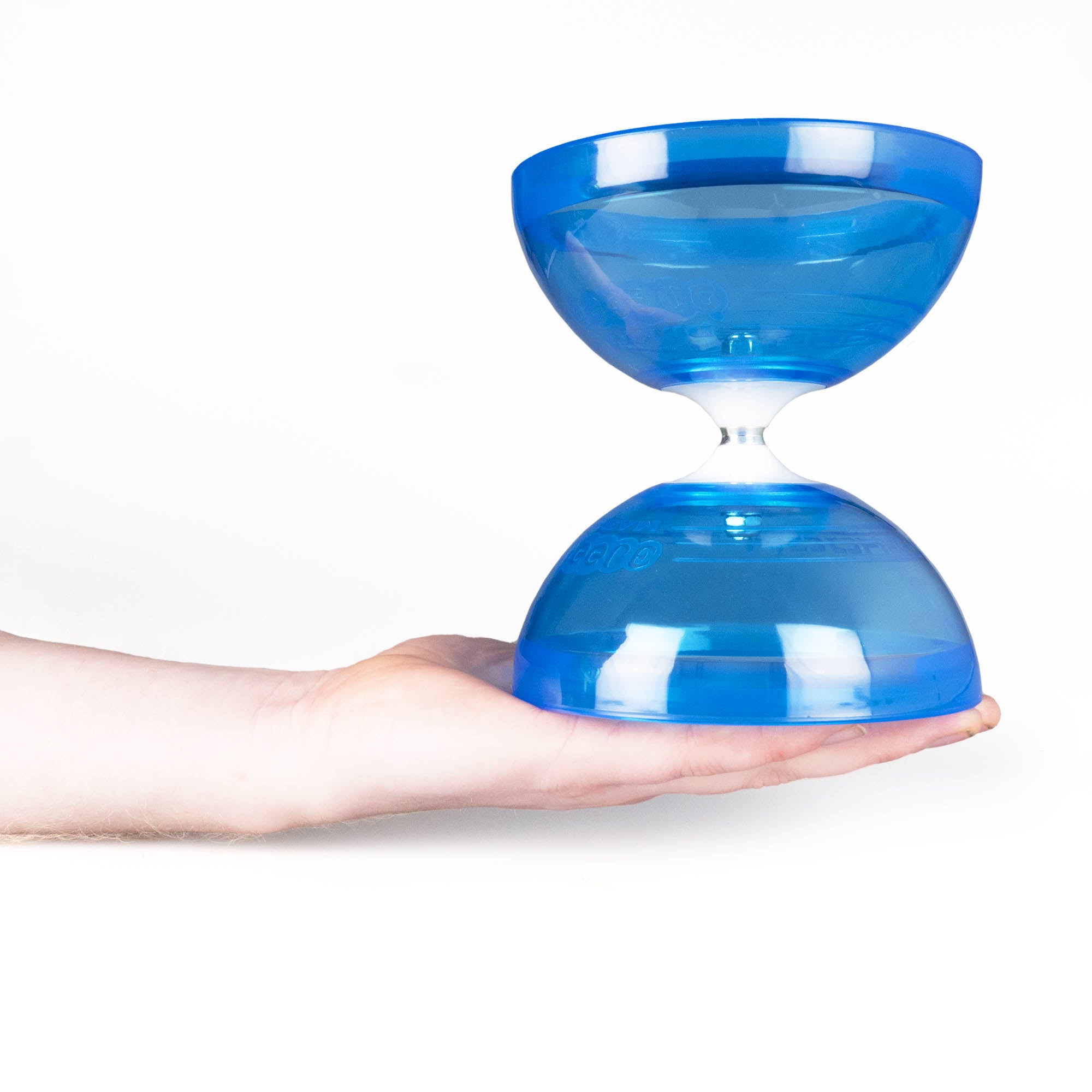 Juggle dream typhoon blue in hand